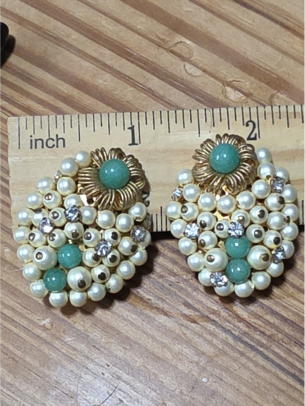 Rare Vintage Unsigned Goldtone Clipon Earrings